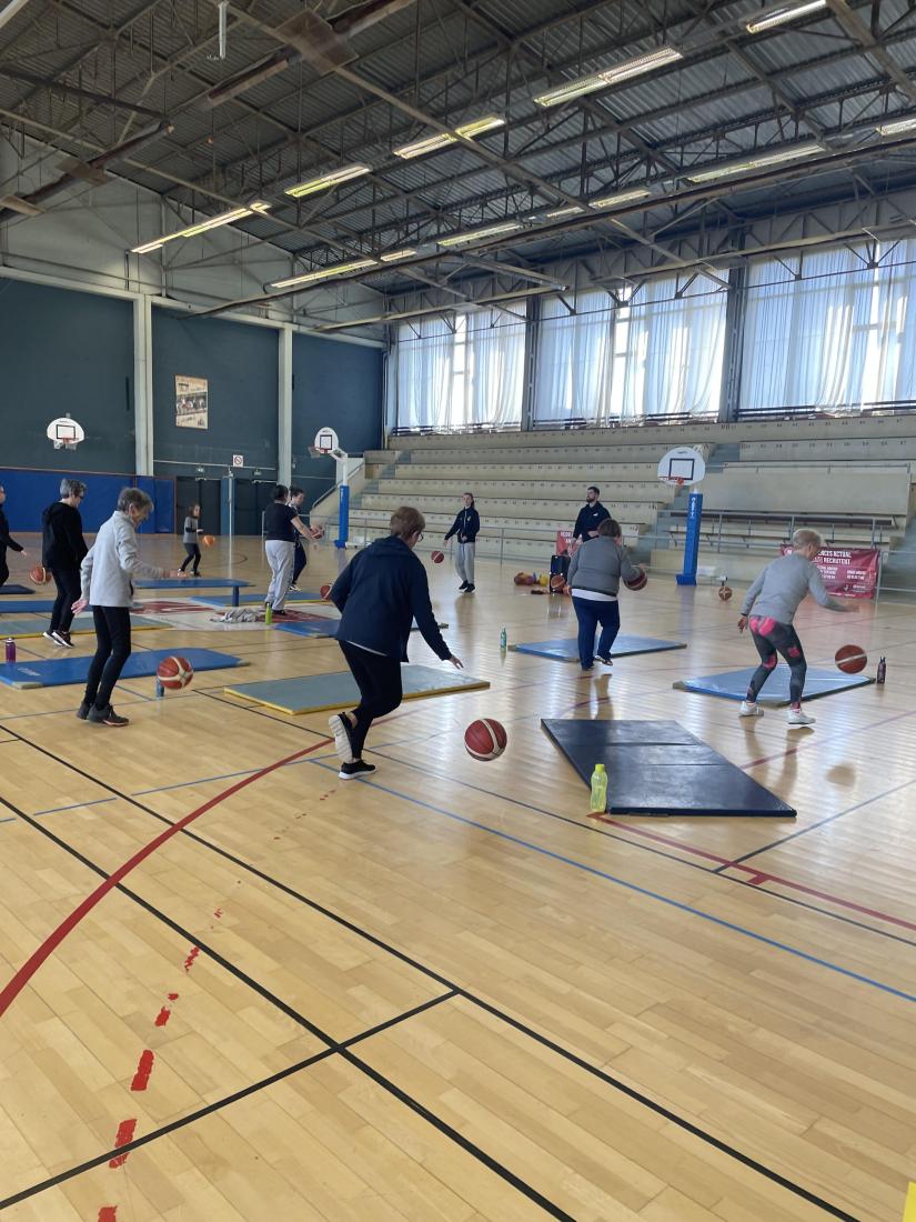 Basket au féminin Basket au féminin